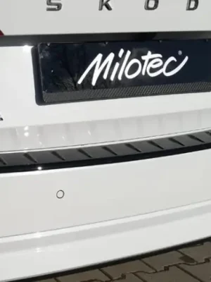 Hit Sezóny Milotec práh pátých dveří s výstupky pro Škoda Octavia IV RS Lim., od r.v. 2019, černý lesklý