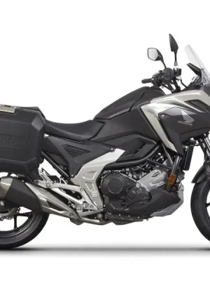 Kompletní sada bočních černých hliníkových kufrů SHAD 130.kitTERRAside-44B TERRA BLACK 36L/36L , včetně montážní sady SHAD HONDA NC 750 X 2021- Sezónní Sleva